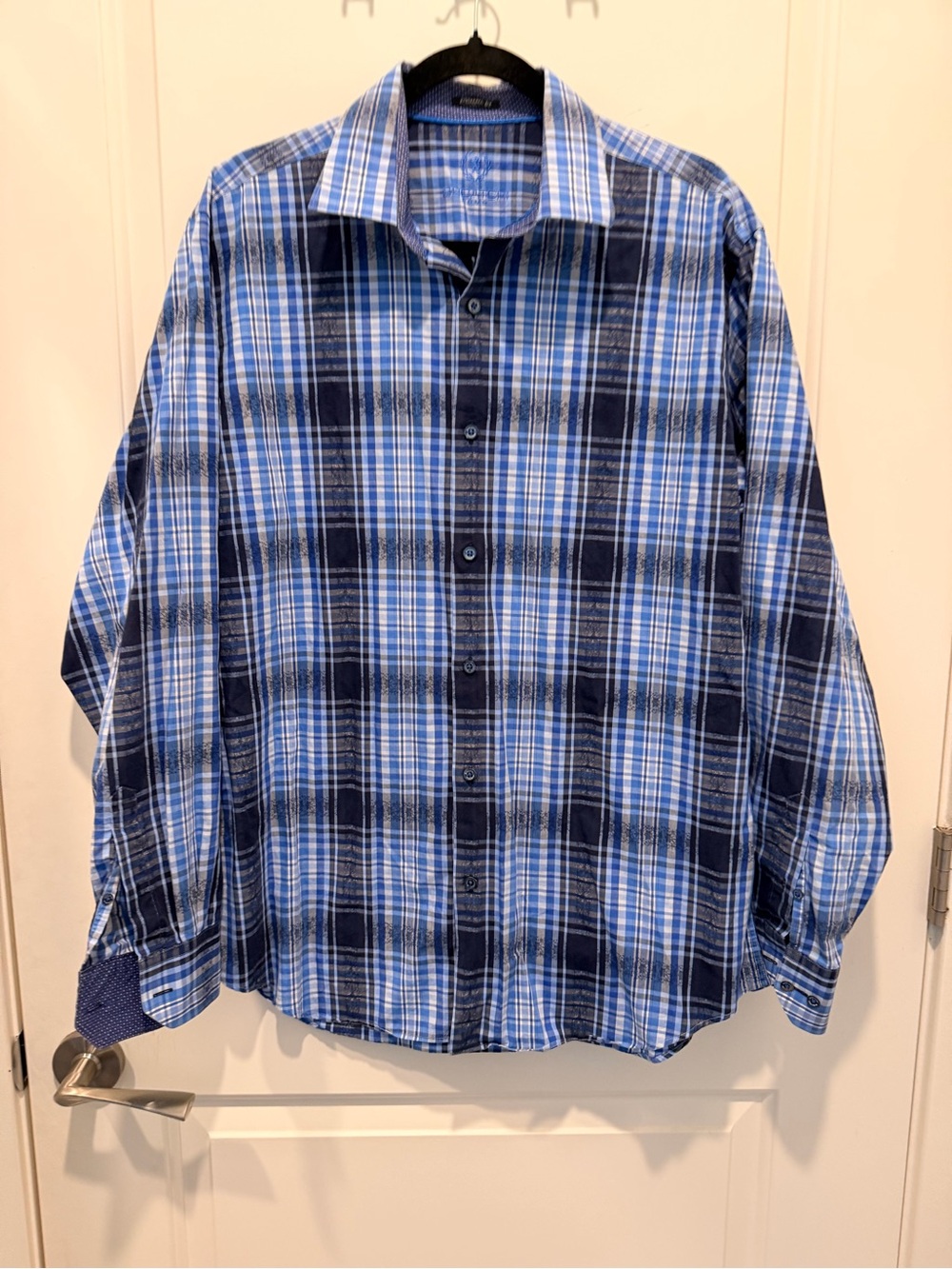 Bugatchi Uomo Blue Plaid
Long Sleeve Button-Up
Dress Shirt Size L